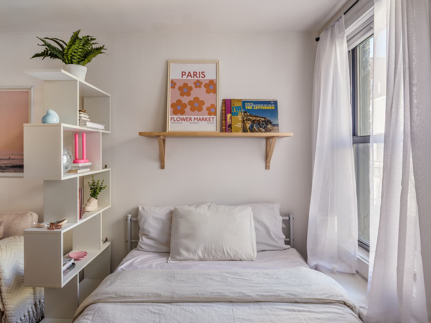 Shelf next best sale to bed